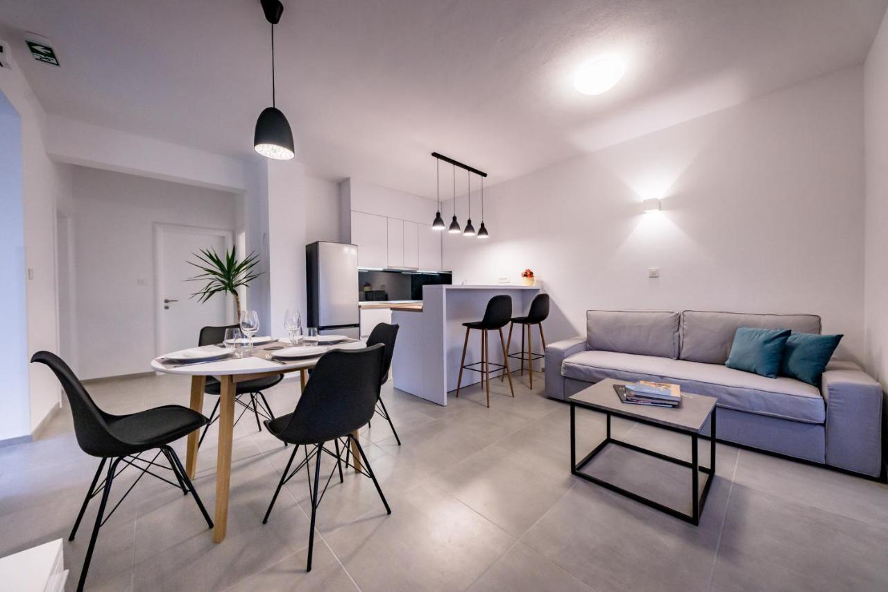 Zora Apartment *