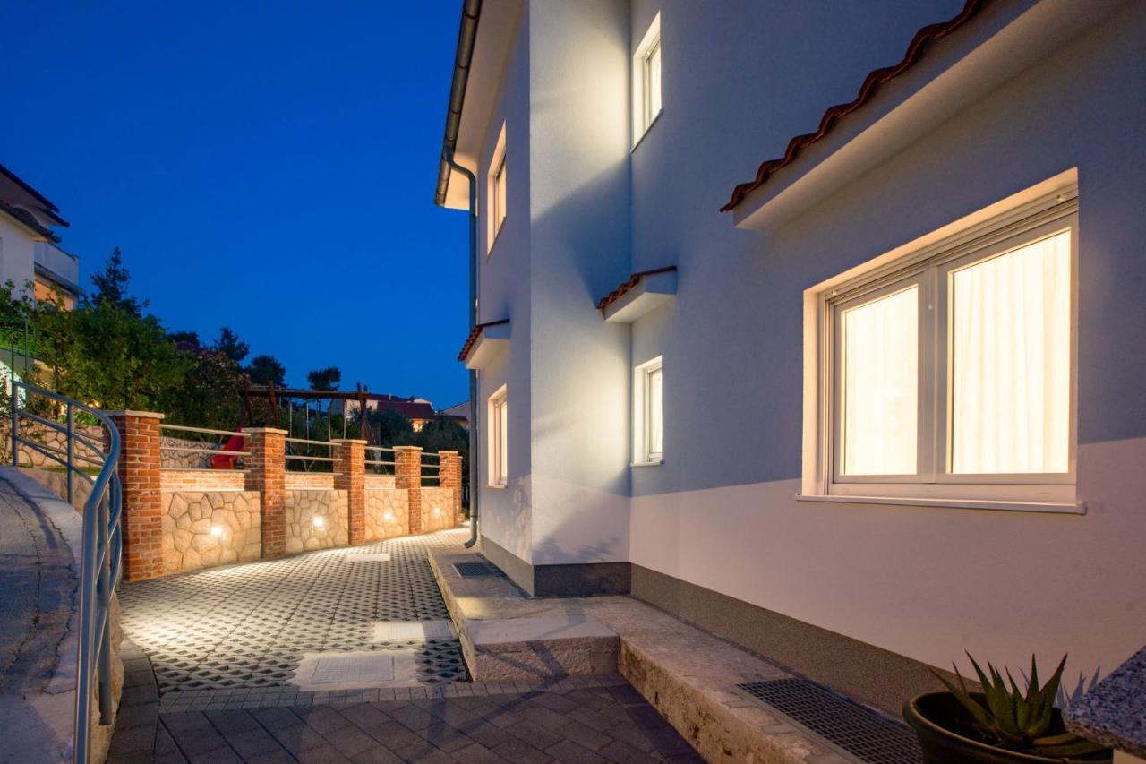 Apartment Zora Lopar